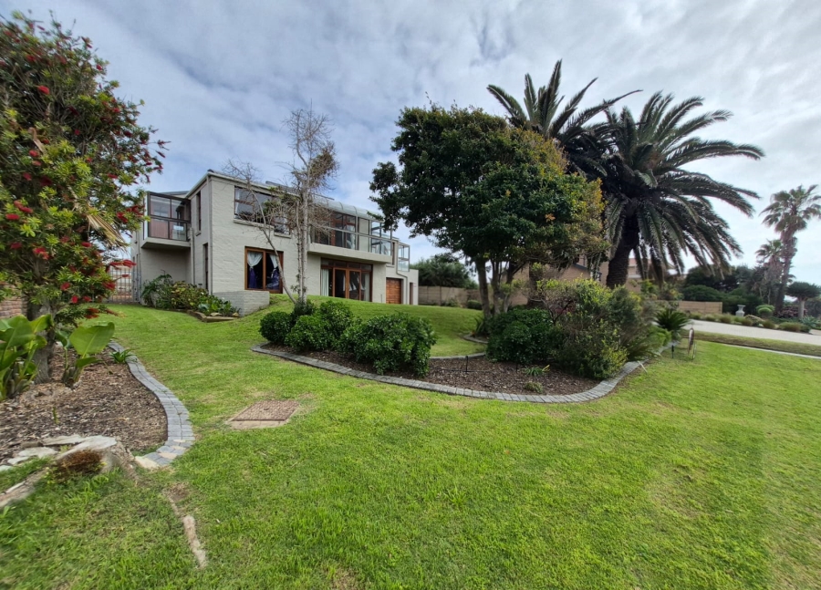 5 Bedroom Property for Sale in Bayview Western Cape